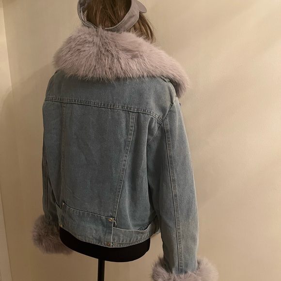 Women's Denim Jacket with detachable silver Faux Fur Trim - Picture 3 of 3